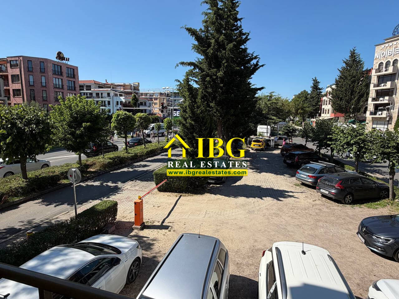 Spacious 2-Bedroom Apartment with Street View | Forum, Sunny Beach