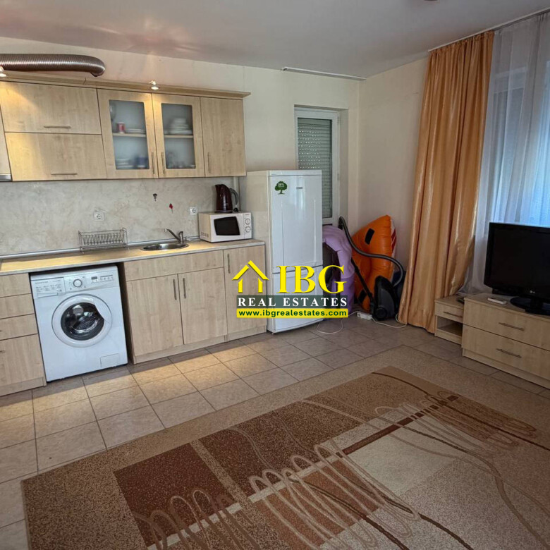Spacious 2-Bedroom Apartment with Street View | Forum, Sunny Beach