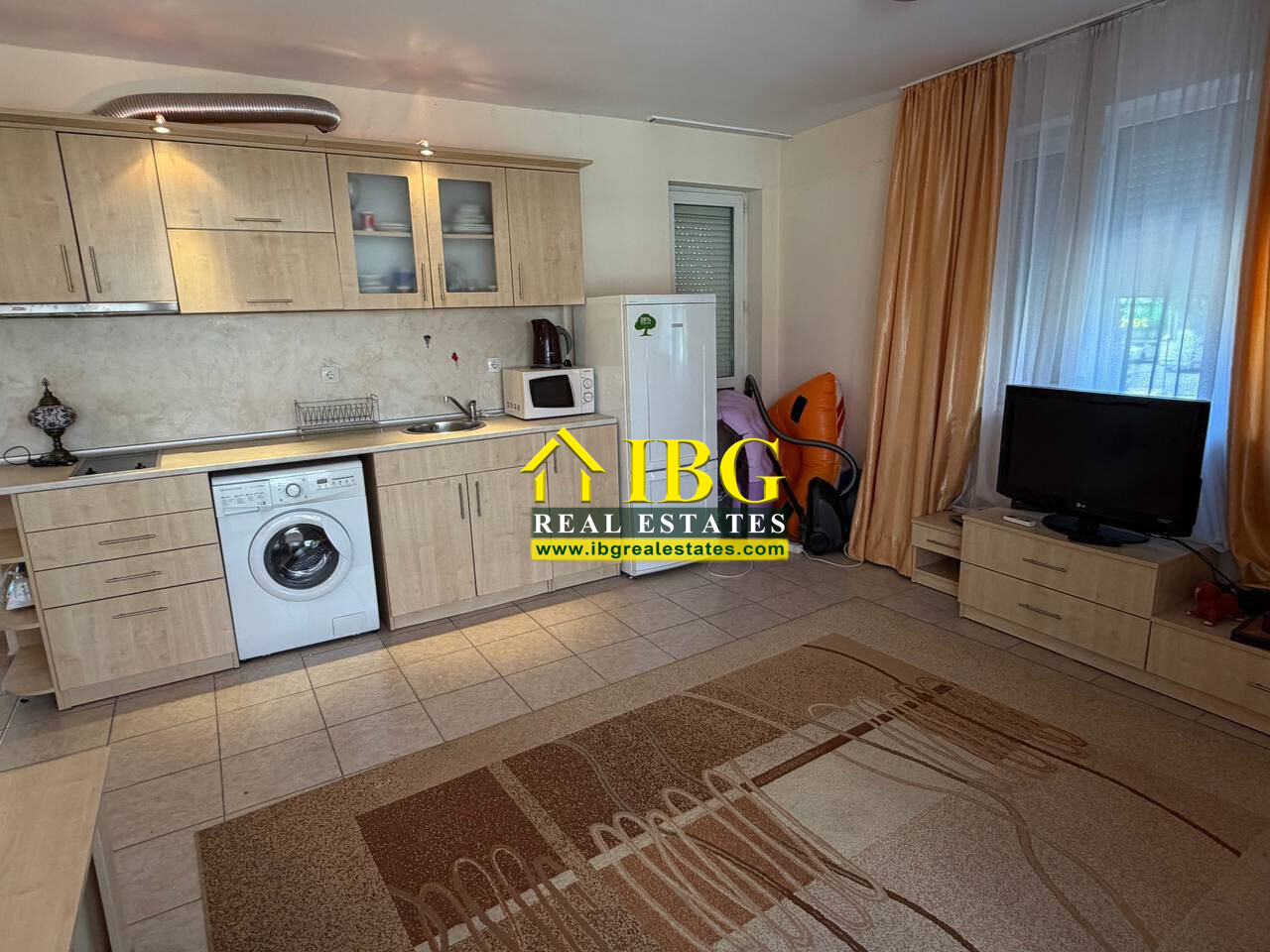 Spacious 2-Bedroom Apartment with Street View | Forum, Sunny Beach