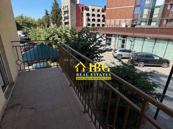 Spacious 2-Bedroom Apartment with Street View | Forum, Sunny Beach