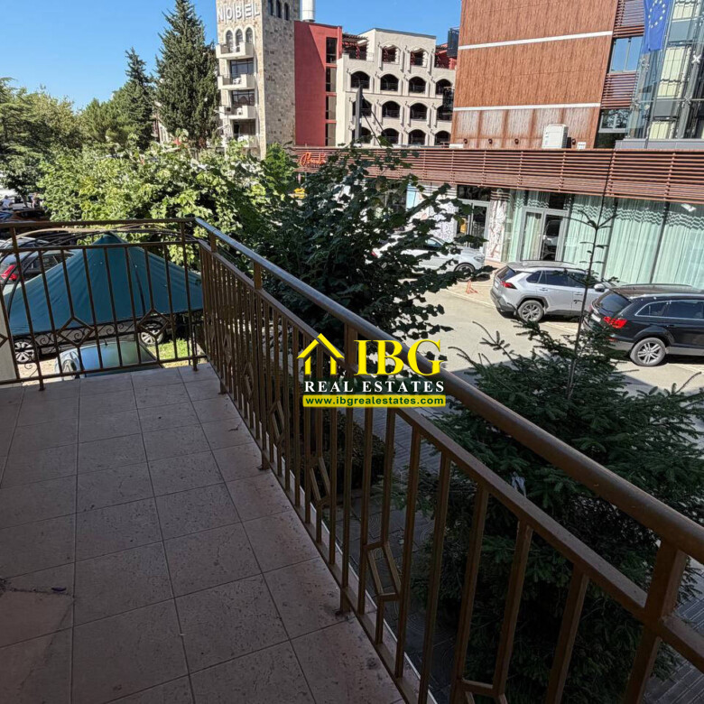 Spacious 2-Bedroom Apartment with Street View | Forum, Sunny Beach