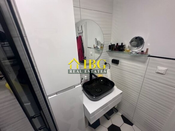 Furnished 2-Bedroom Apartment with Pool View in Dolphin Bay, Sveti Vlas