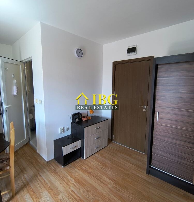 Studio with New Furniture & Pool View | Villa Flora, Ravda