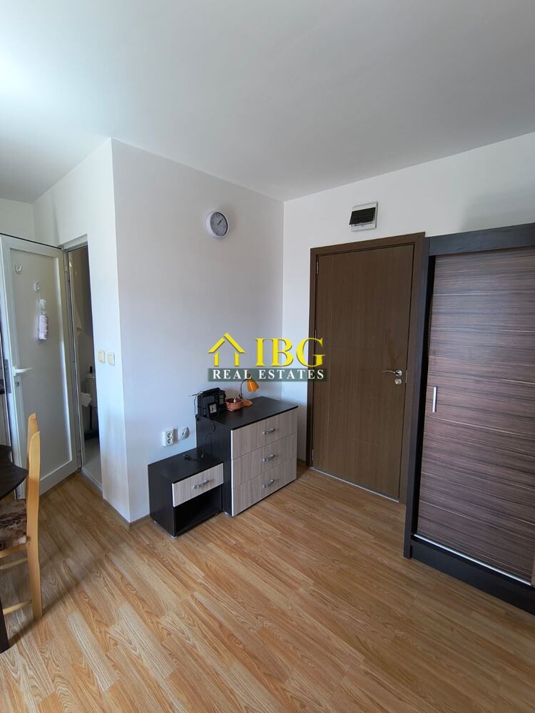 Studio with New Furniture & Pool View | Villa Flora, Ravda