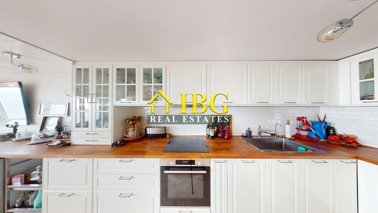 Mieszkanie 4 pokoi 184 m² Sweti Włas, Bułgaria