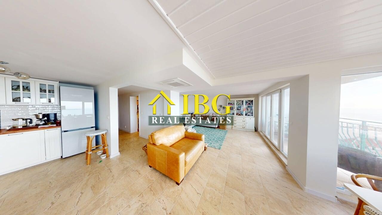 Mieszkanie 4 pokoi 184 m² Sweti Włas, Bułgaria
