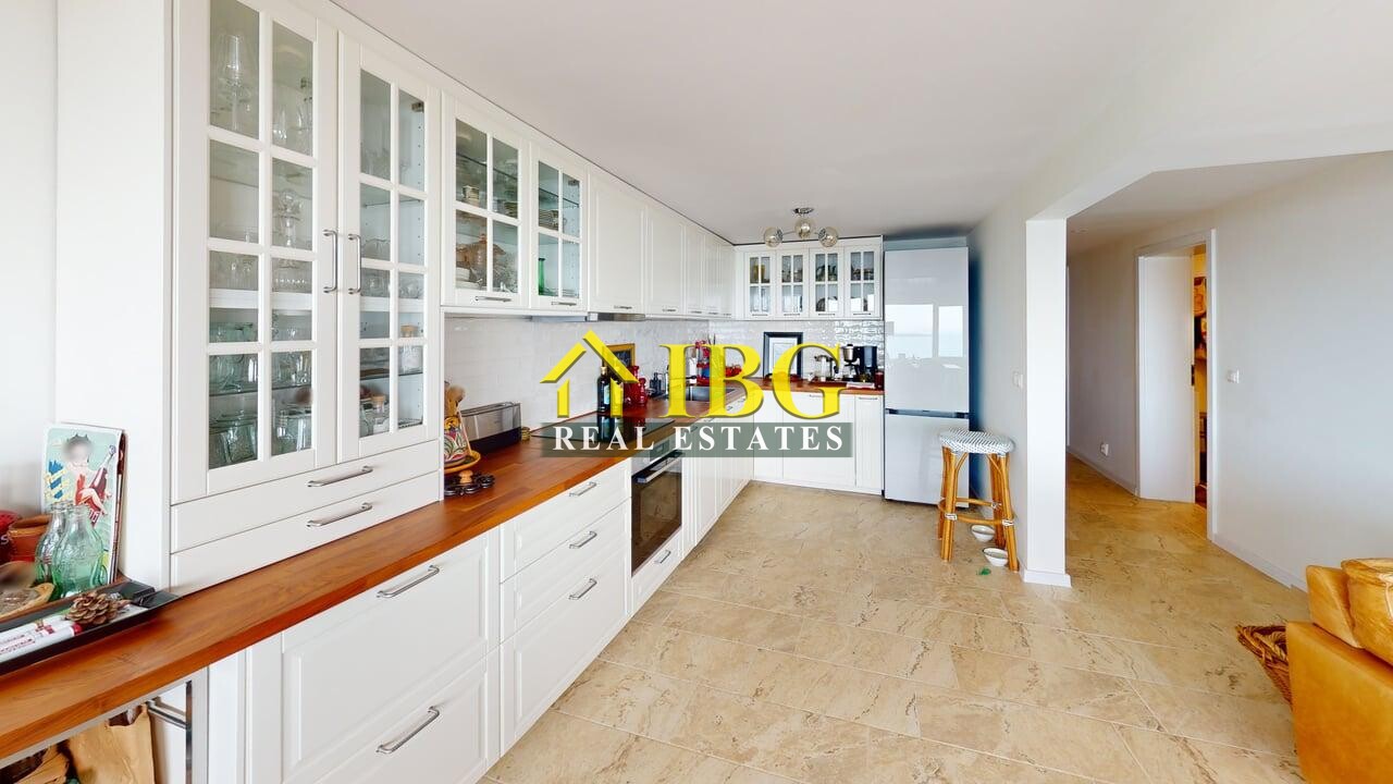 Mieszkanie 4 pokoi 184 m² Sweti Włas, Bułgaria