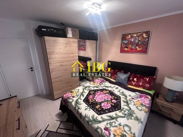 Furnished 2-Bedroom Apartment with Pool View in Dolphin Bay, Sveti Vlas