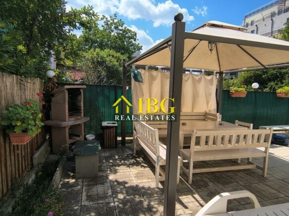 Studio with New Furniture & Pool View | Villa Flora, Ravda