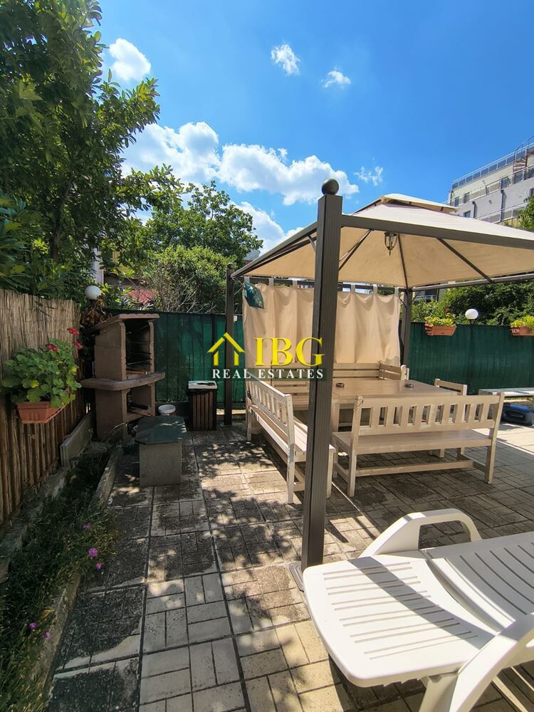 Studio with New Furniture & Pool View | Villa Flora, Ravda