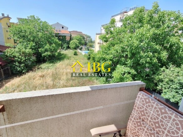 Studio with New Furniture & Pool View | Villa Flora, Ravda
