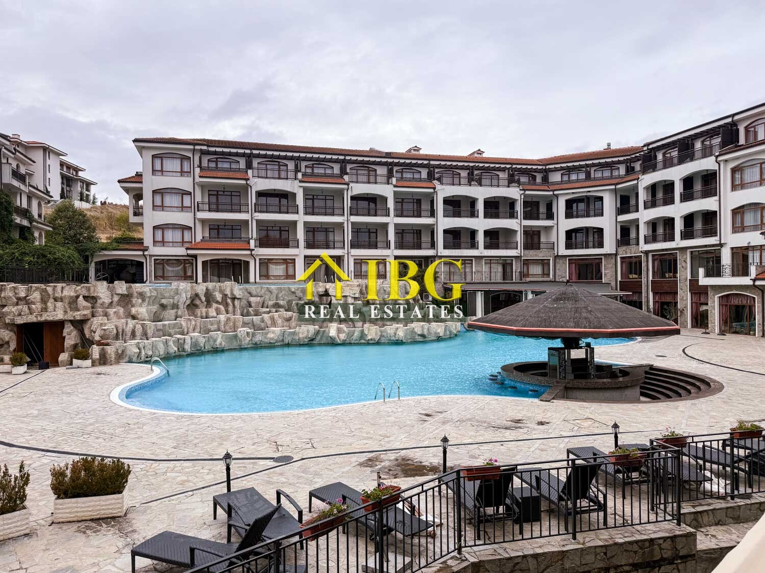 Apartment with 2 bedrooms, 2 Bathrooms & Pool View Terrace | Vineyards Resort, Aheloy