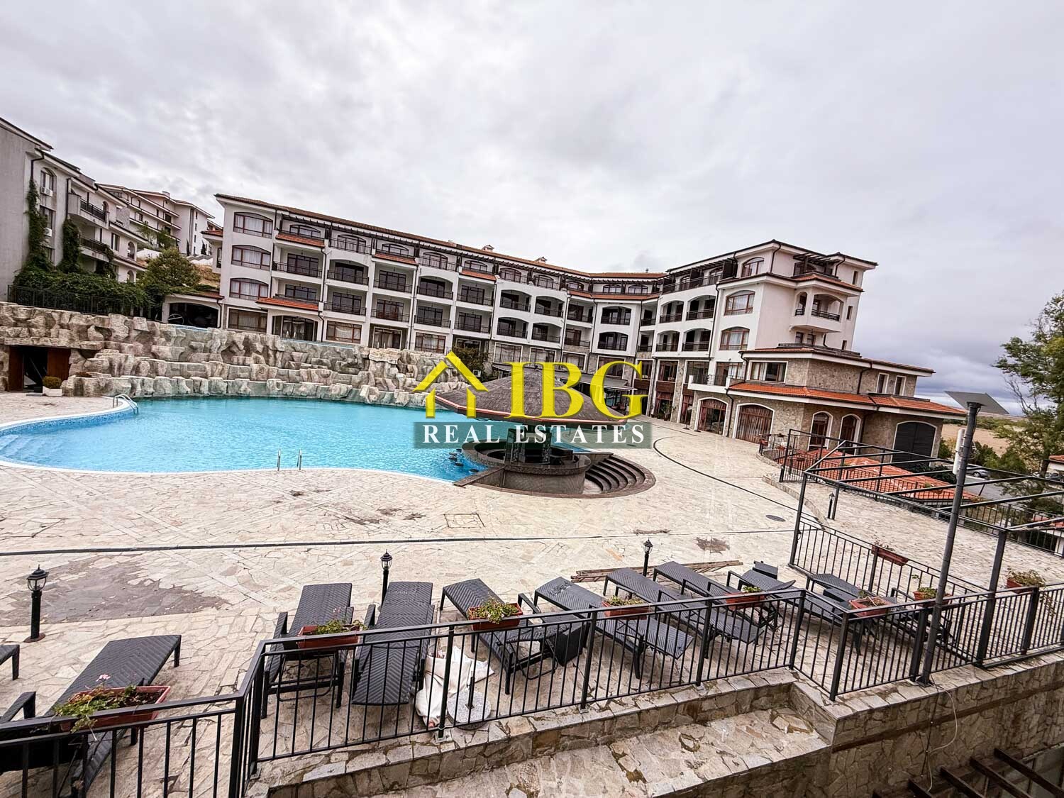 Apartment with 2 bedrooms, 2 Bathrooms & Pool View Terrace | Vineyards Resort, Aheloy