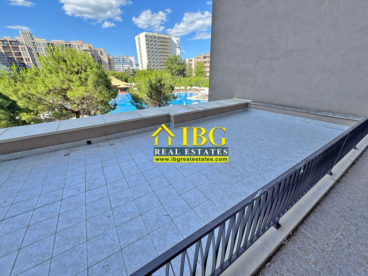 Spacious Furnished 1-Bedroom Apartment with Pool View | Barceló Royal Beach, Sunny Beach