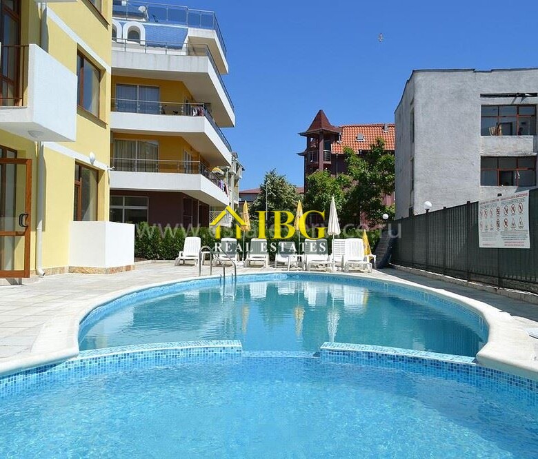 Studio with New Furniture & Pool View | Villa Flora, Ravda