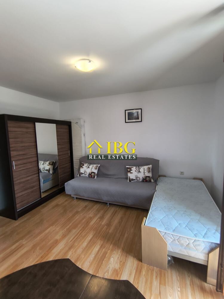 Studio with New Furniture & Pool View | Villa Flora, Ravda