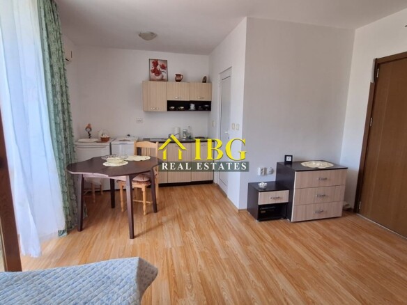 Studio with New Furniture & Pool View | Villa Flora, Ravda