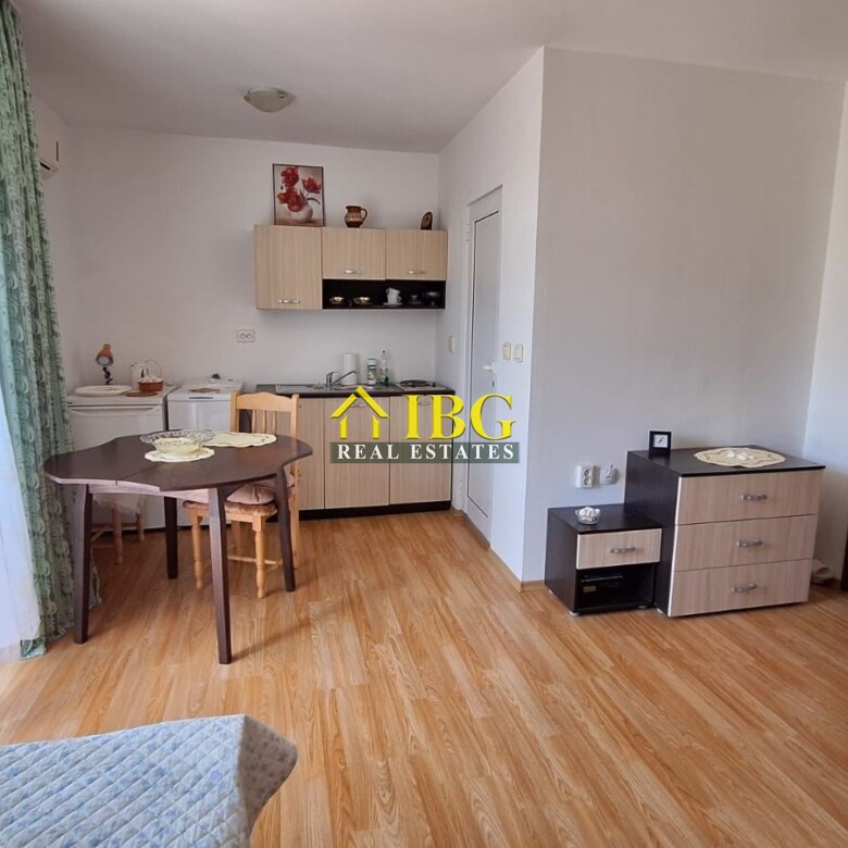 Studio with New Furniture & Pool View | Villa Flora, Ravda