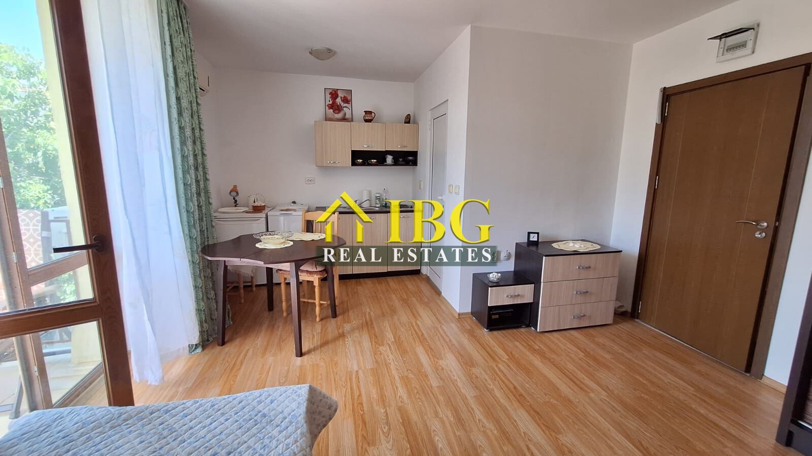 Studio with New Furniture & Pool View | Villa Flora, Ravda