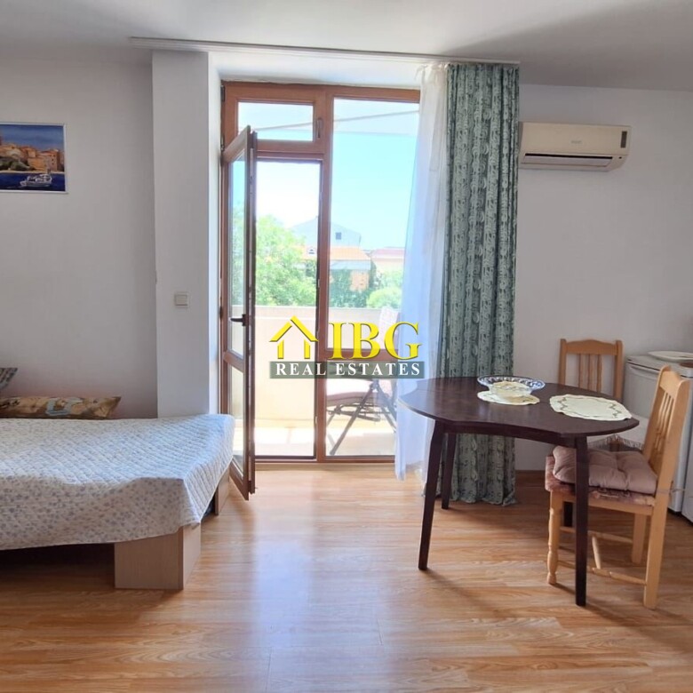 Studio with New Furniture & Pool View | Villa Flora, Ravda