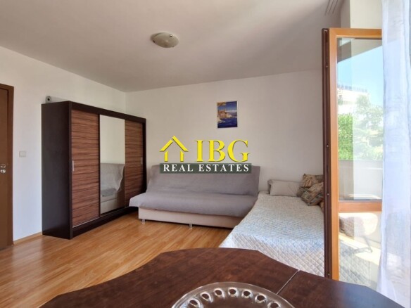 Studio with New Furniture & Pool View | Villa Flora, Ravda
