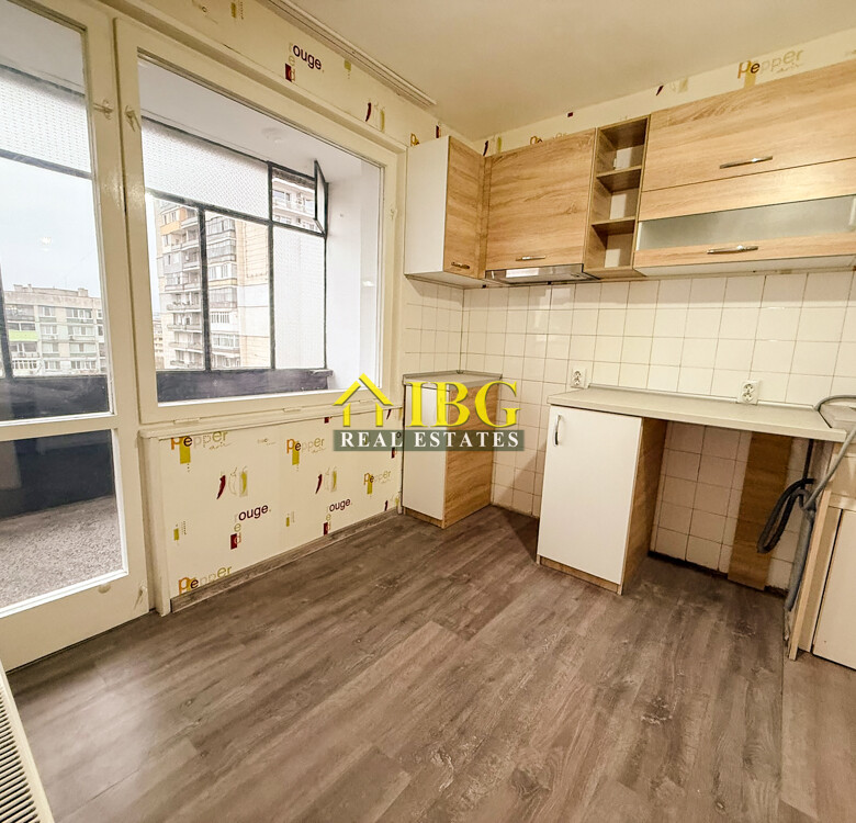 Spacious Unfurnished 2-Bedroom Apartment for Rent | Wide Centre, Ruse