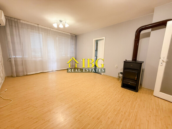 Spacious Unfurnished 2-Bedroom Apartment for Rent | Wide Centre, Ruse