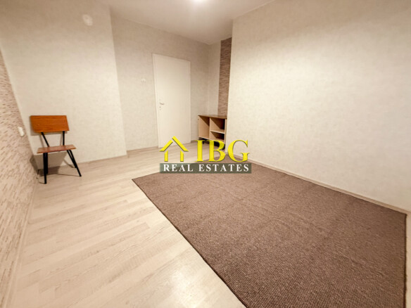 Spacious Unfurnished 2-Bedroom Apartment for Rent | Wide Centre, Ruse