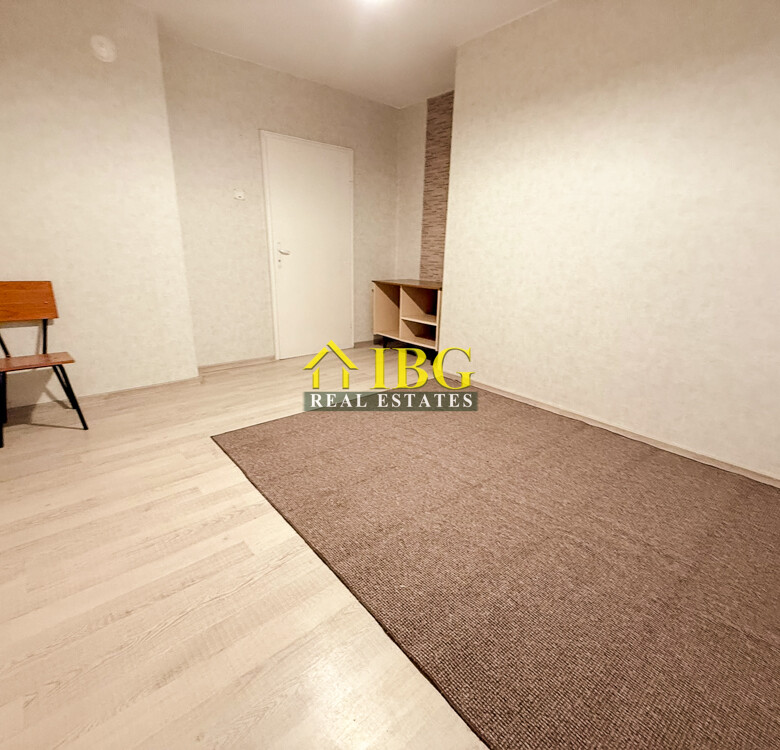 Spacious Unfurnished 2-Bedroom Apartment for Rent | Wide Centre, Ruse