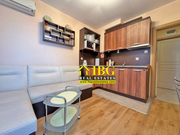 Furnished 1-Bedroom Apartment with City View | Messembria Palace, Sunny Beach