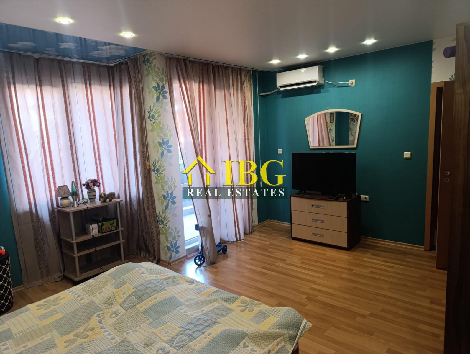 Mieszkanie 3 pokoi 105 m² Nesebyr, Bułgaria