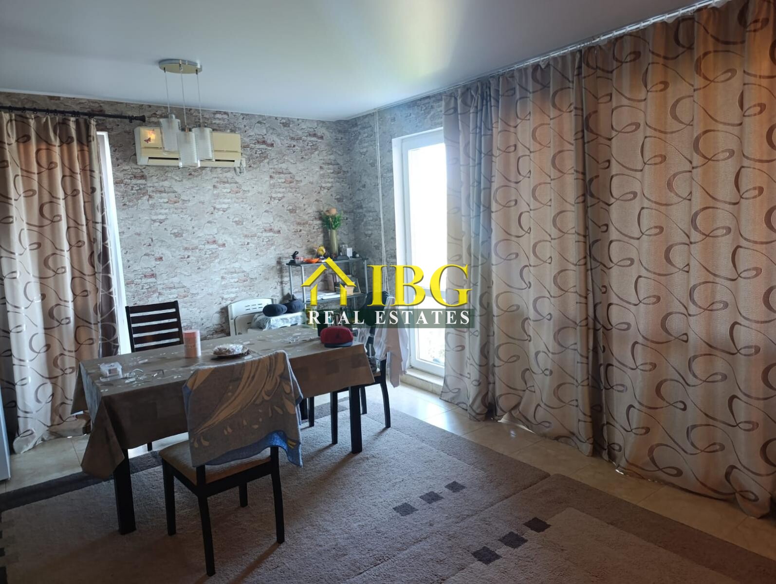 Mieszkanie 3 pokoi 105 m² Nesebyr, Bułgaria
